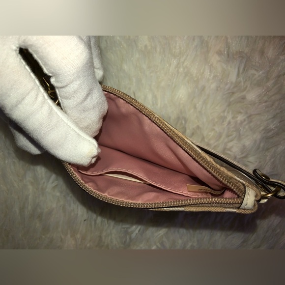 Coach Poppy Wristlet - Picture 7 of 14